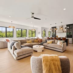 Luxury 6 Bed House with Hot Tub, Sauna, Gym & Game Room