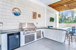557 E Pine Ave - SGI