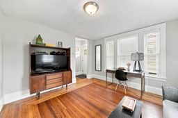 Bright Front Facing Unit - Private Front Farmers Porch - Image 4