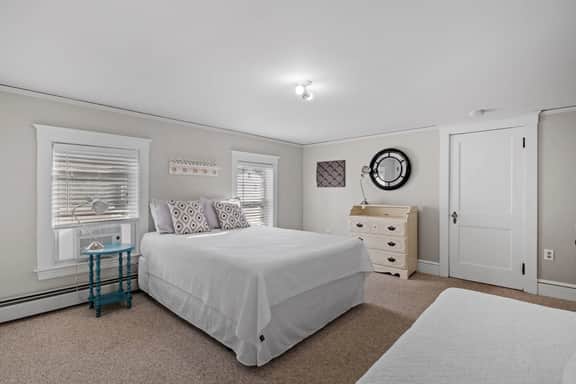 21B Portsmouth Ave