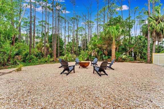 557 E Pine Ave - SGI
