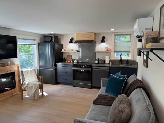 Sunapee Getaway With Lake Sunapee Deeded Lake Access - Image 2