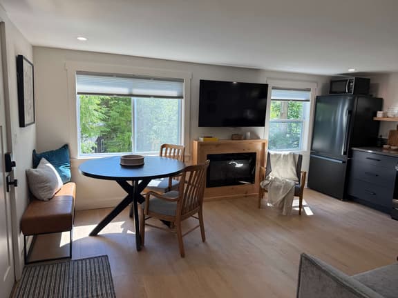 Sunapee Getaway With Lake Sunapee Deeded Lake Access - Image 1